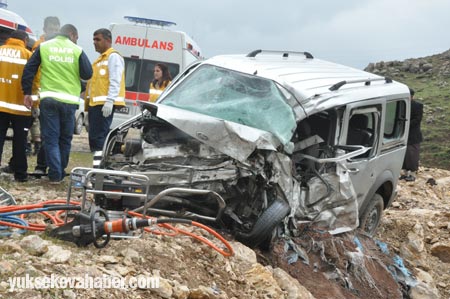 Yüksekova'da trafik kazası: 2 ölü 6