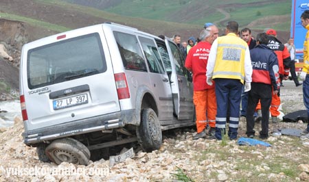Yüksekova'da trafik kazası: 2 ölü 8