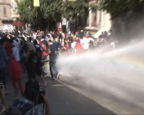 Taksim'de çatışmalar devam ediyor 1