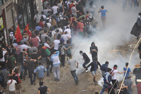 Taksim'de çatışmalar devam ediyor 19