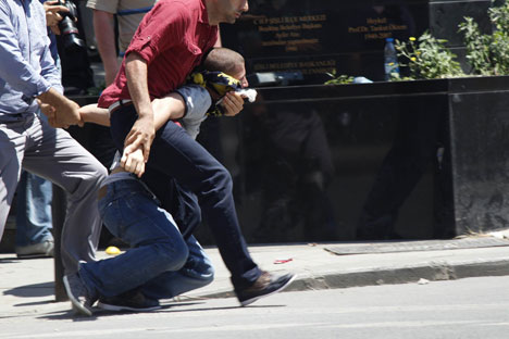 Taksim'de çatışmalar devam ediyor 35
