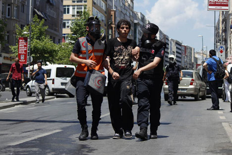 Taksim'de çatışmalar devam ediyor 37