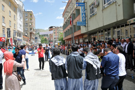 Üniversitenin bahar şenlikleri başladı 13