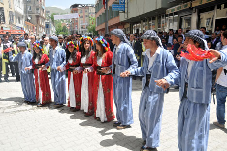 Üniversitenin bahar şenlikleri başladı 2