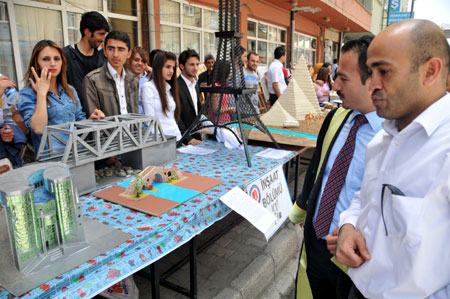 Üniversitenin bahar şenlikleri başladı 27