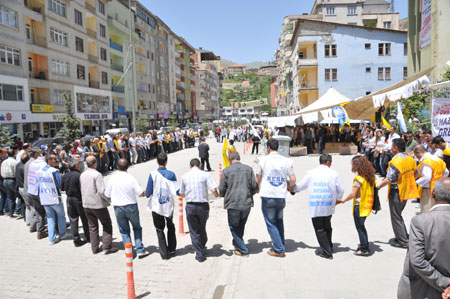 Hakkarili emekçiler grevde 25