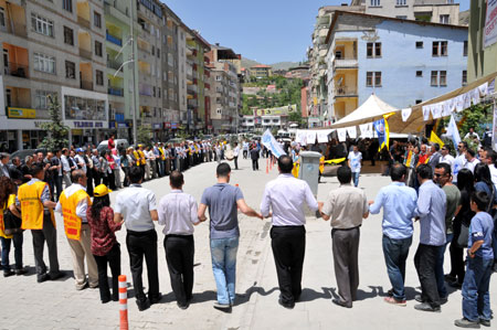 Hakkarili emekçiler grevde 26