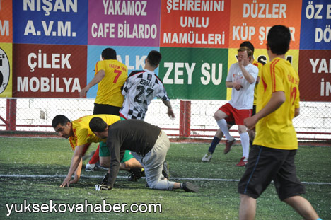 Yüksekova Haber futbol turnuvasının şampiyonu Eğitim-Sen oldu 13