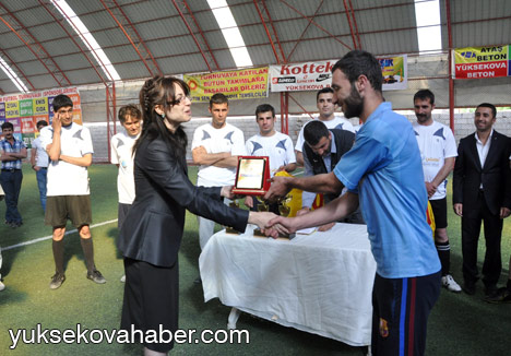 Yüksekova Haber futbol turnuvasının şampiyonu Eğitim-Sen oldu 28