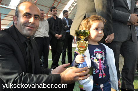 Yüksekova Haber futbol turnuvasının şampiyonu Eğitim-Sen oldu 32