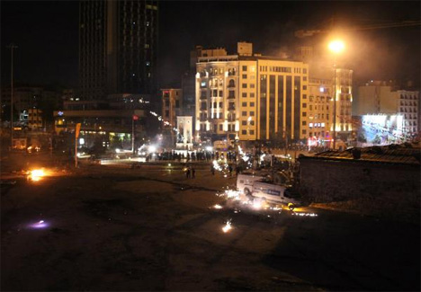 Taksim'de dün gece yaşananlar 24