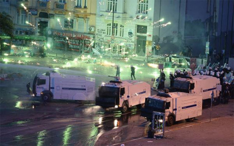 Taksim'de dün gece yaşananlar 33