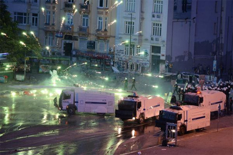 Taksim'de dün gece yaşananlar 34