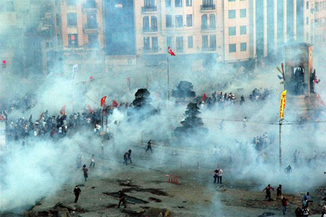 Taksim'de dün gece yaşananlar 39