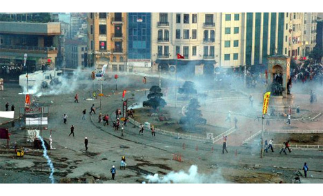Taksim'de dün gece yaşananlar 42