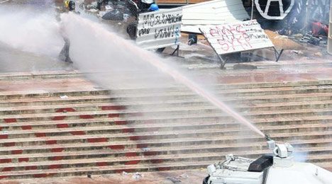 Fotoğraflarla Taksim direnişi 10