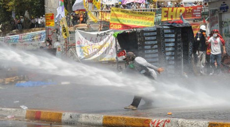 Fotoğraflarla Taksim direnişi 12