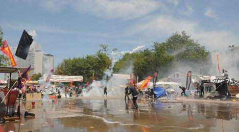 Fotoğraflarla Taksim direnişi 19