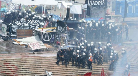 Fotoğraflarla Taksim direnişi 4