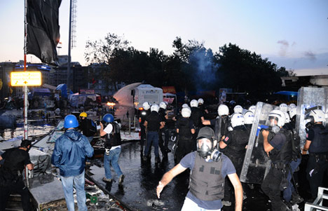 İstanbul'da olaylı geceden kareler 1