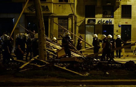 İstanbul'da olaylı geceden kareler 27