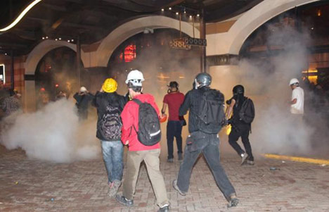 İstanbul'da olaylı geceden kareler 9