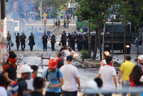 İstanbul'da çatışmalar devam ediyor 34