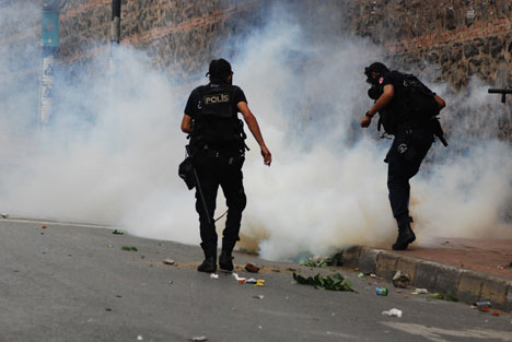 İstanbul'da çatışmalar devam ediyor 4