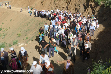 Binlerce kişi Rahmo Tepesi'nde 3