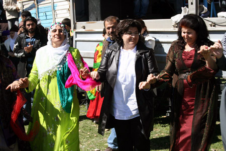 15 merkezde Newroz coşkusu 18