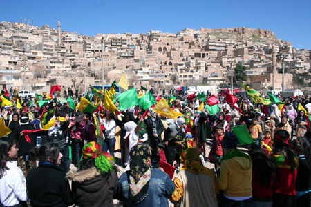 15 merkezde Newroz coşkusu 37