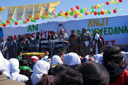 15 merkezde Newroz coşkusu 72