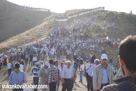 Yüksekovalılar Rahmo tepesine yürüdü - Foto Galeri - 05-07-2013 10