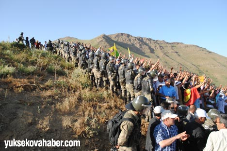 Yüksekovalılar Rahmo tepesine yürüdü - Foto Galeri - 05-07-2013 12