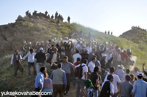 Yüksekovalılar Rahmo tepesine yürüdü - Foto Galeri - 05-07-2013 30