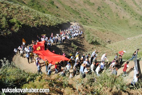 Yüksekovalılar Rahmo tepesine yürüdü - Foto Galeri - 05-07-2013 7