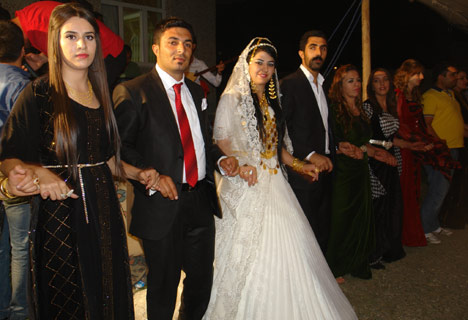 Yüksekova'da yapılan Turgut Ailesinin düğününden kareler 24