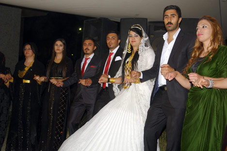 Yüksekova'da yapılan Turgut Ailesinin düğününden kareler 5