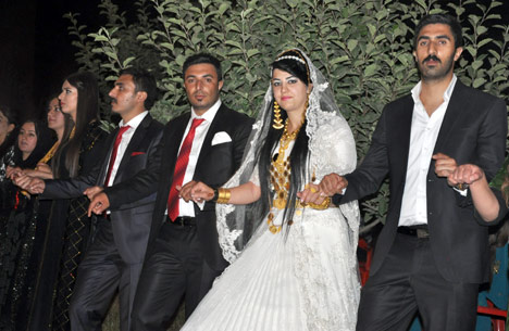 Yüksekova'da yapılan Turgut Ailesinin düğününden kareler 61