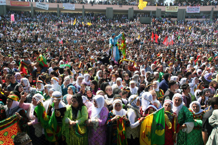 Renklerin Newroz buluşması 108