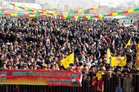 Renklerin Newroz buluşması 11