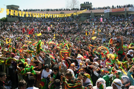 Renklerin Newroz buluşması 110