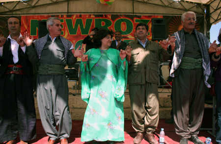Renklerin Newroz buluşması 130