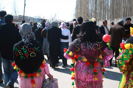 Renklerin Newroz buluşması 14