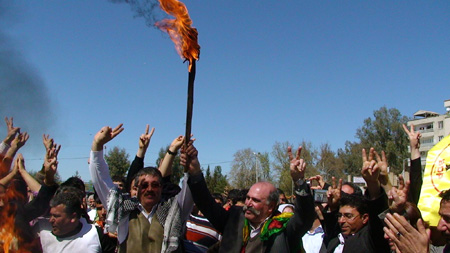 Renklerin Newroz buluşması 145