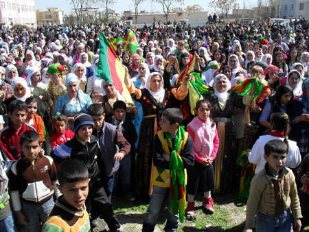 Renklerin Newroz buluşması 164