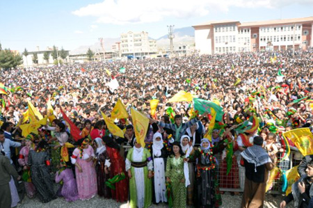 Renklerin Newroz buluşması 223