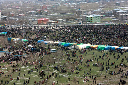 Renklerin Newroz buluşması 28