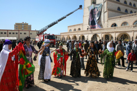 Renklerin Newroz buluşması 44