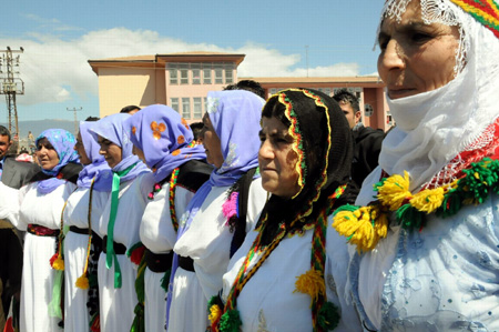 Renklerin Newroz buluşması 55